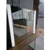 Zrcadlová skříňka BESTECO Walle 75x76x10 cm SLIM pro zabudování do zdi s LED osvětlením a speciální holicí zásuvkou.