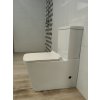 [Kód: TR2155-P] WC kombi mísa BESTECO Urban bílá keramika detail soft-close sedátka a splachovací nádržky.