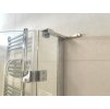 [Kód: QS308/90L] Čtvercový sprchový kout BESTECO Viva 90x90 cm levé provedení detail lesklého chromového profilu a 8mm bezpečnostního skla.