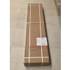 Zabalená podlouhlá kartonová krabice se sprchovým koutem Besteco stažená přepravními páskami