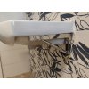 [Kód: SF-40] Nosná nerezová umyvadlová konzole BESTECO FORZA 40 cm detail povrchové úpravy a předvrtaných montážních otvorů.