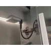 Detail vnútorného zapojenia a elektrickej zásuvky v zrkadlovej skrinke