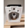 [Kód: BE2376B] Závěsné WC BESTECO Boch 37x55 cm černá sanitární keramika detail hladkého designu a Soft-Close sedátka.